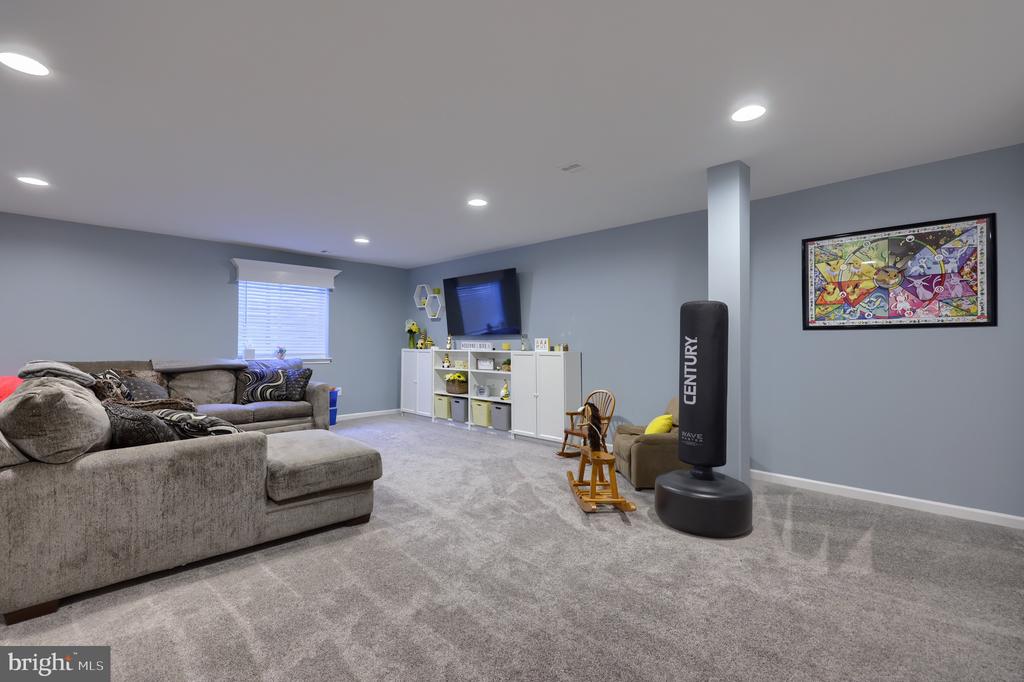 3501 FOX POINTE LANE