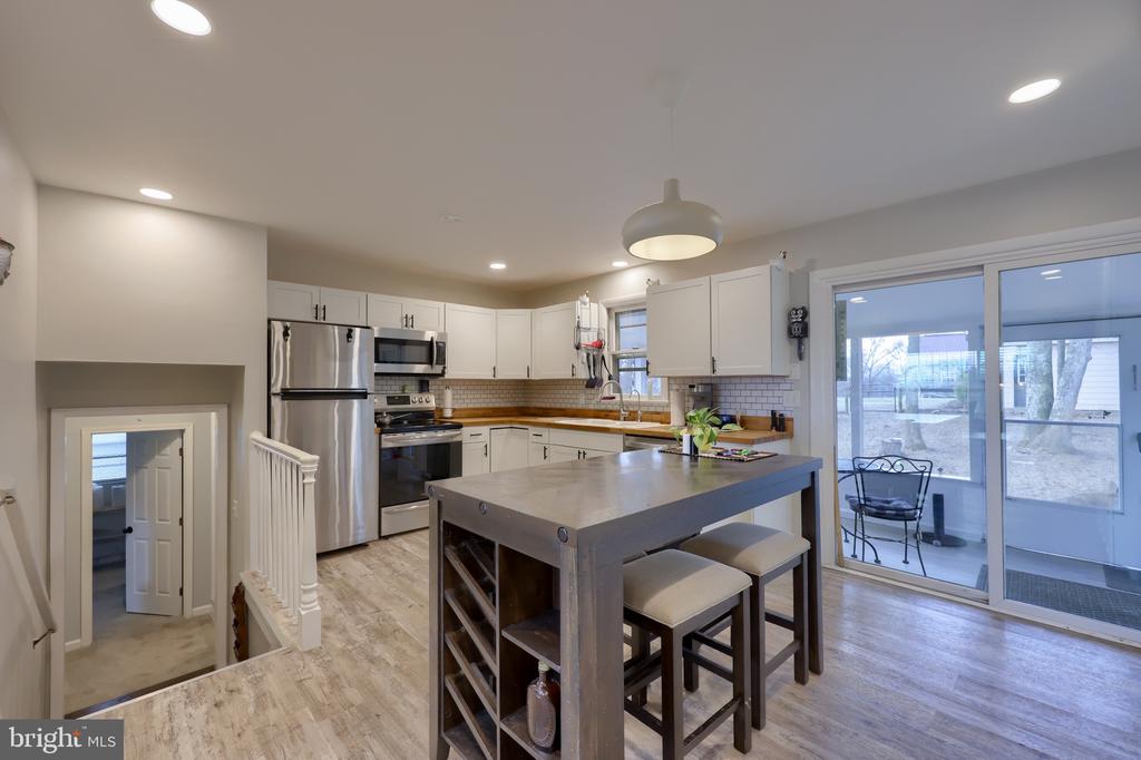 808 POFF ROAD