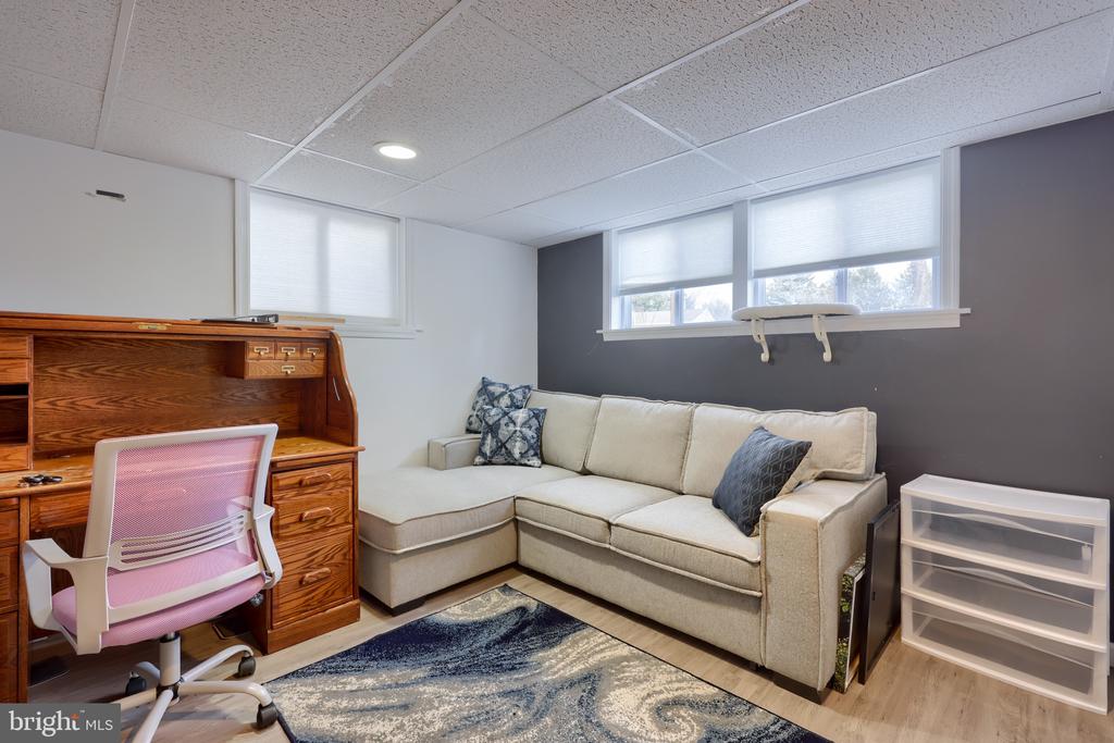808 POFF ROAD