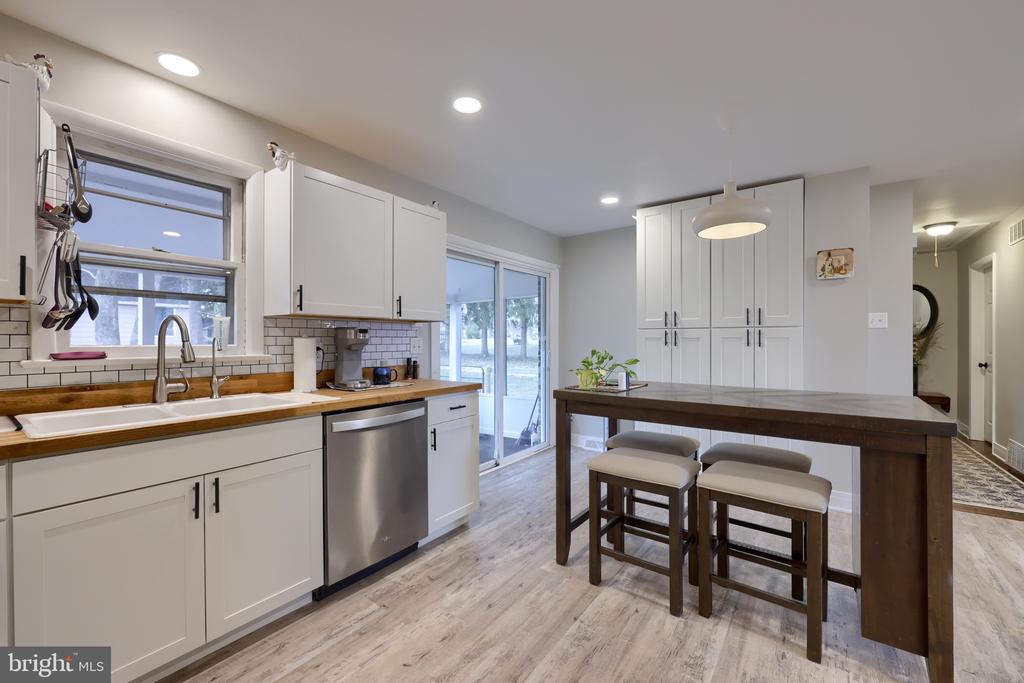 808 POFF ROAD
