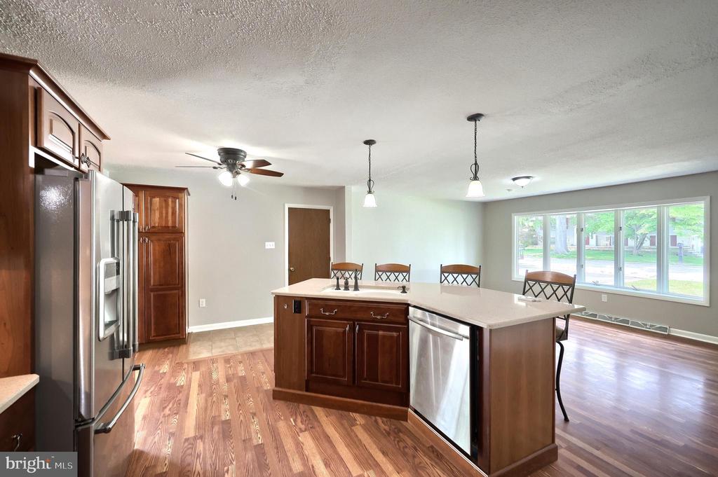 4 FIELDSTONE CIRCLE