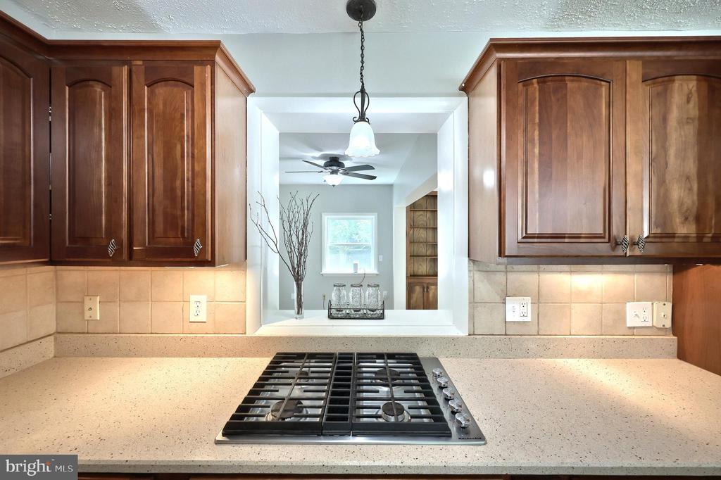 4 FIELDSTONE CIRCLE