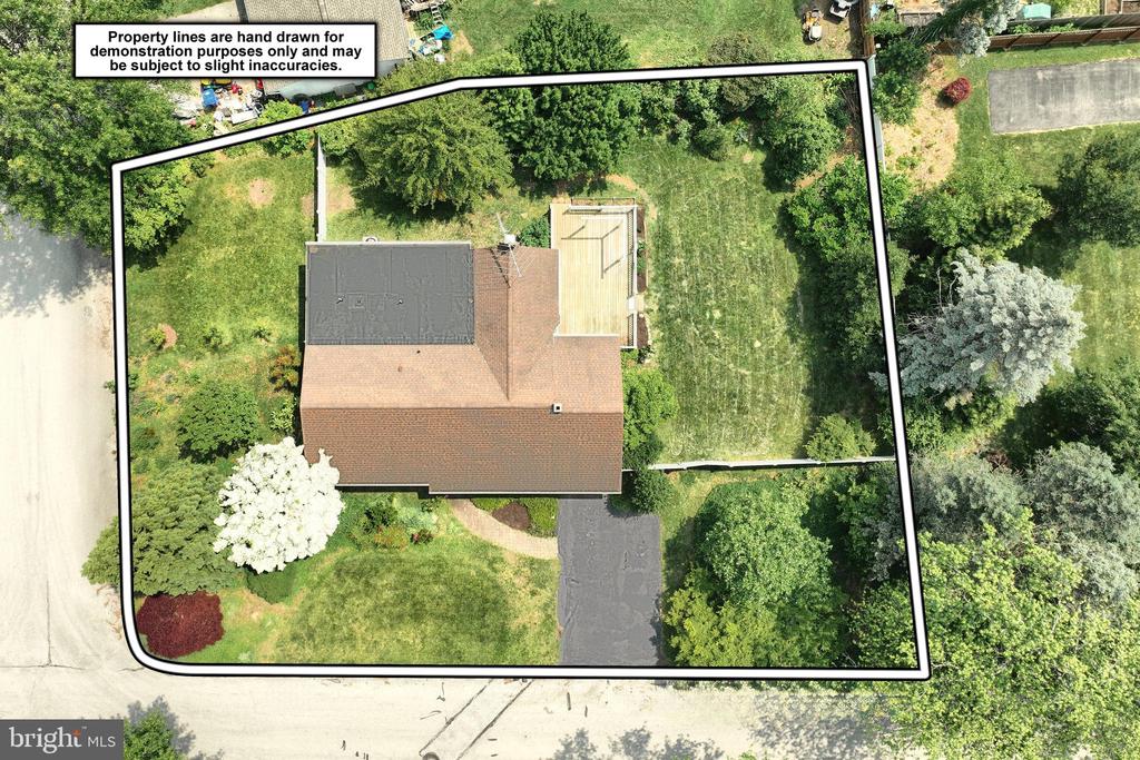 4 FIELDSTONE CIRCLE