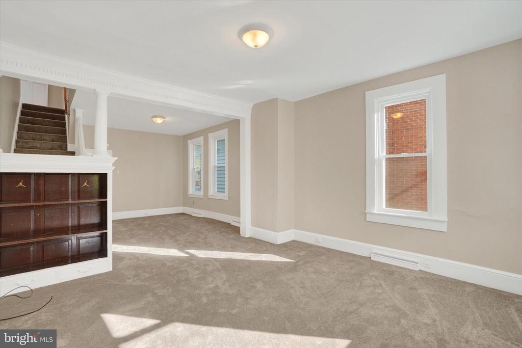 124 W MAIN STREET