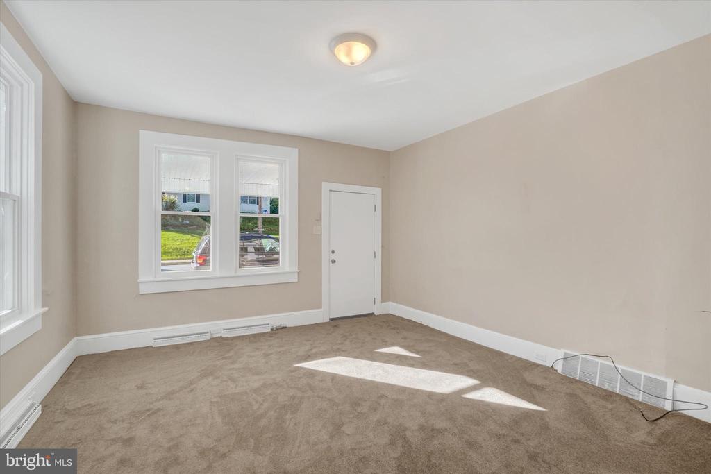 124 W MAIN STREET
