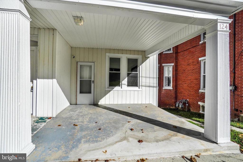 124 W MAIN STREET
