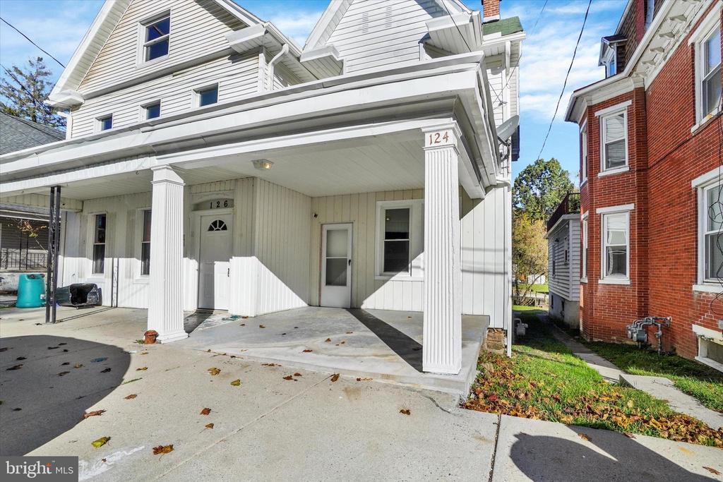 124 W MAIN STREET