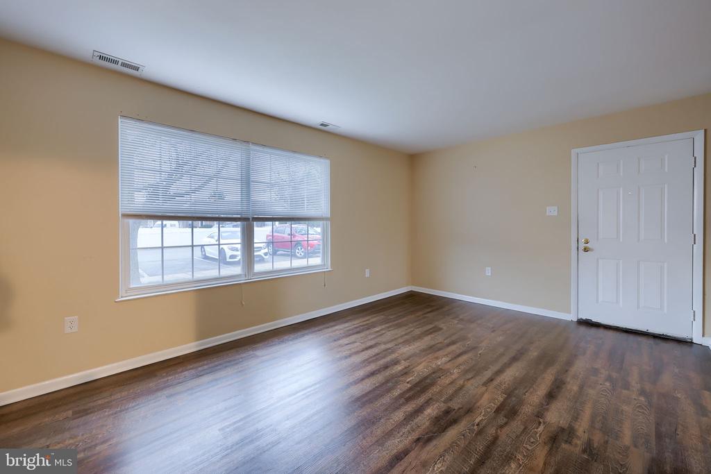 98 LEXTON DRIVE