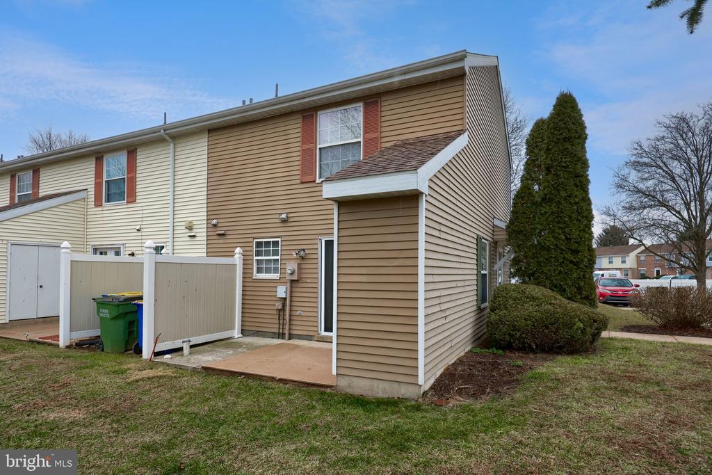 98 LEXTON DRIVE
