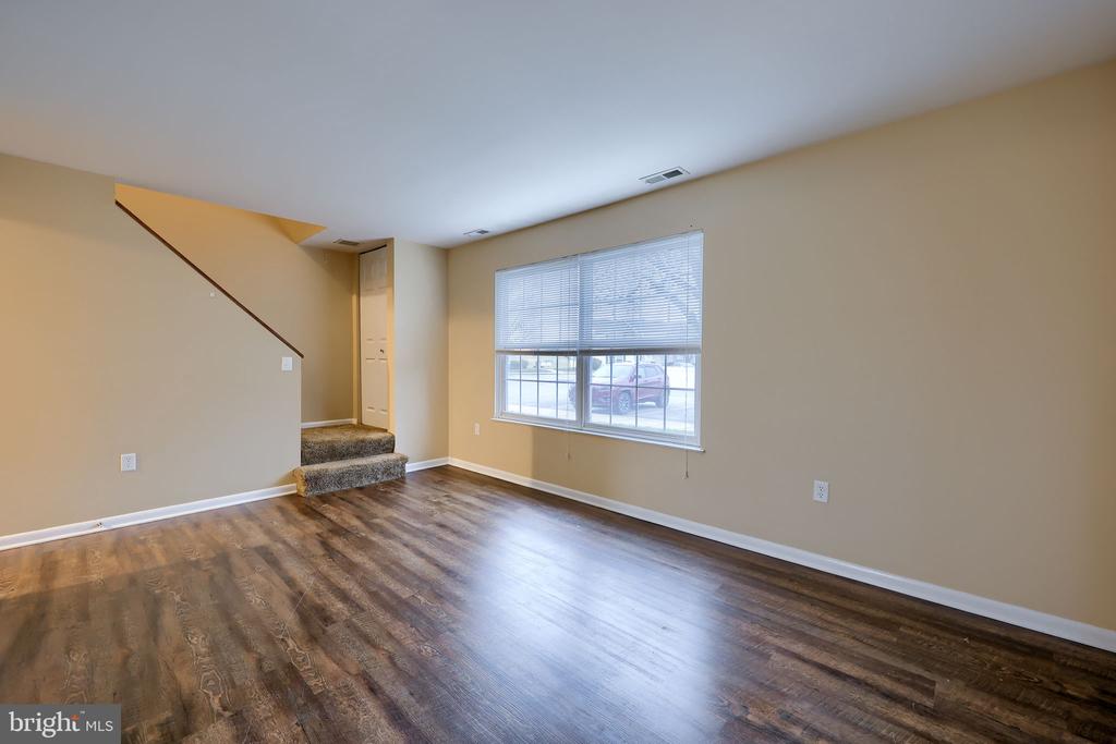 98 LEXTON DRIVE