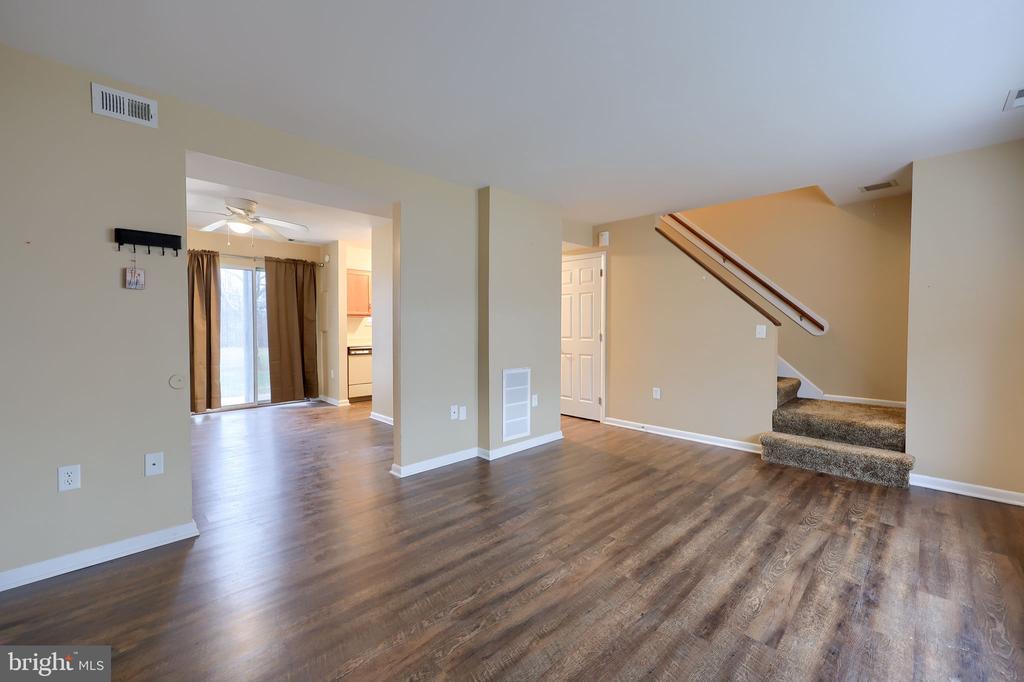 98 LEXTON DRIVE