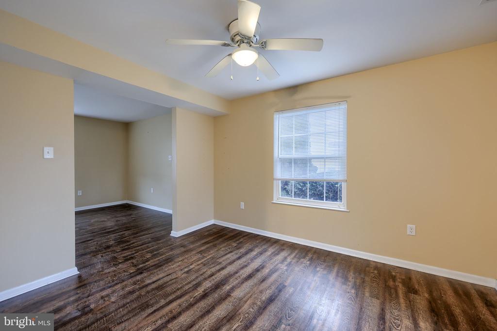 98 LEXTON DRIVE