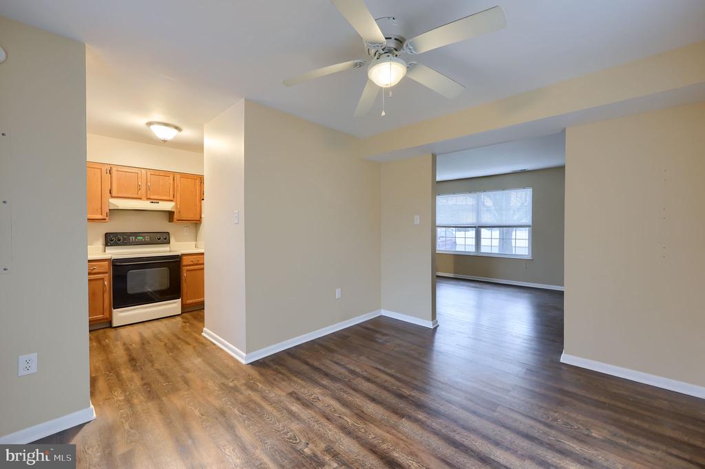 98 LEXTON DRIVE