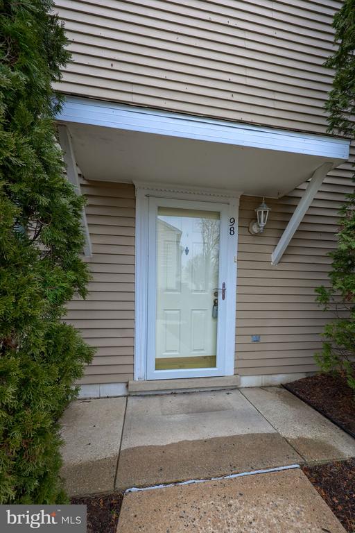 98 LEXTON DRIVE