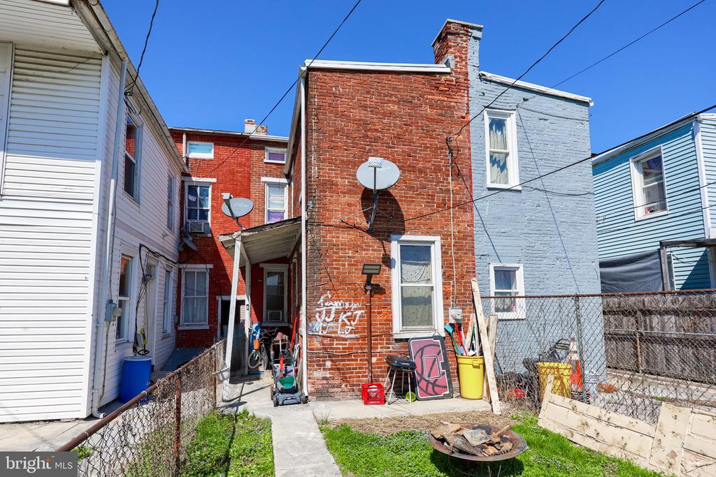 430 E WALNUT STREET