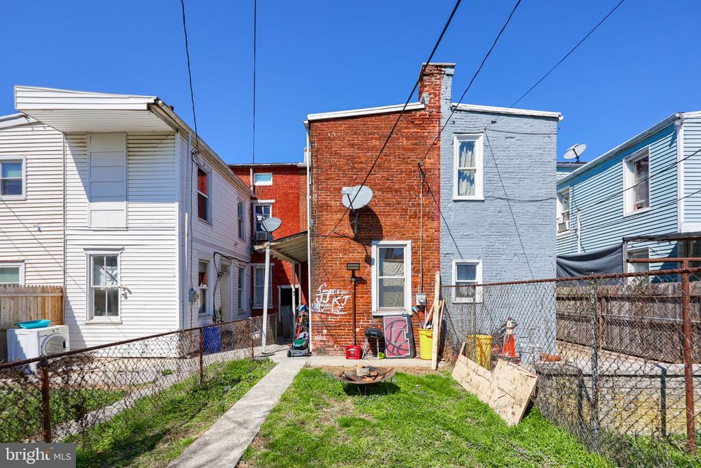 430 E WALNUT STREET