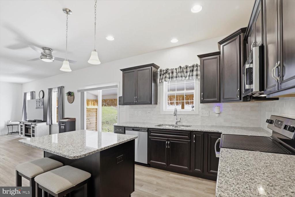 95 RED MAPLE DRIVE
