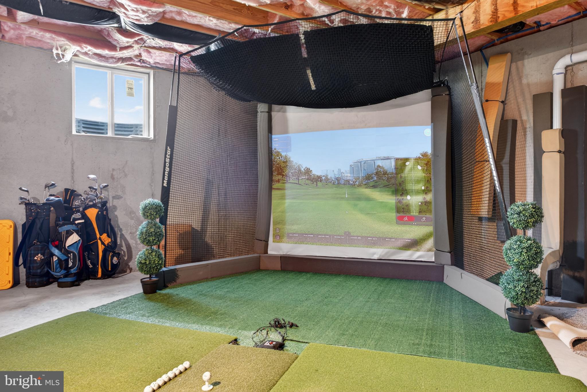 25 THOROUGHBRED DRIVE