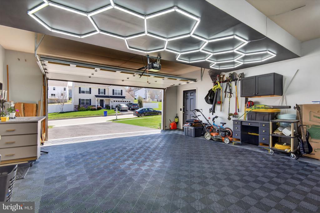 25 THOROUGHBRED DRIVE