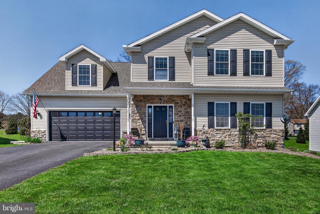 25 THOROUGHBRED DRIVE