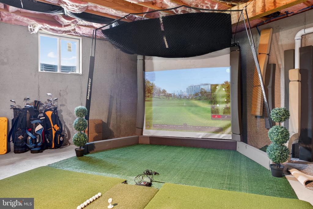 25 THOROUGHBRED DRIVE