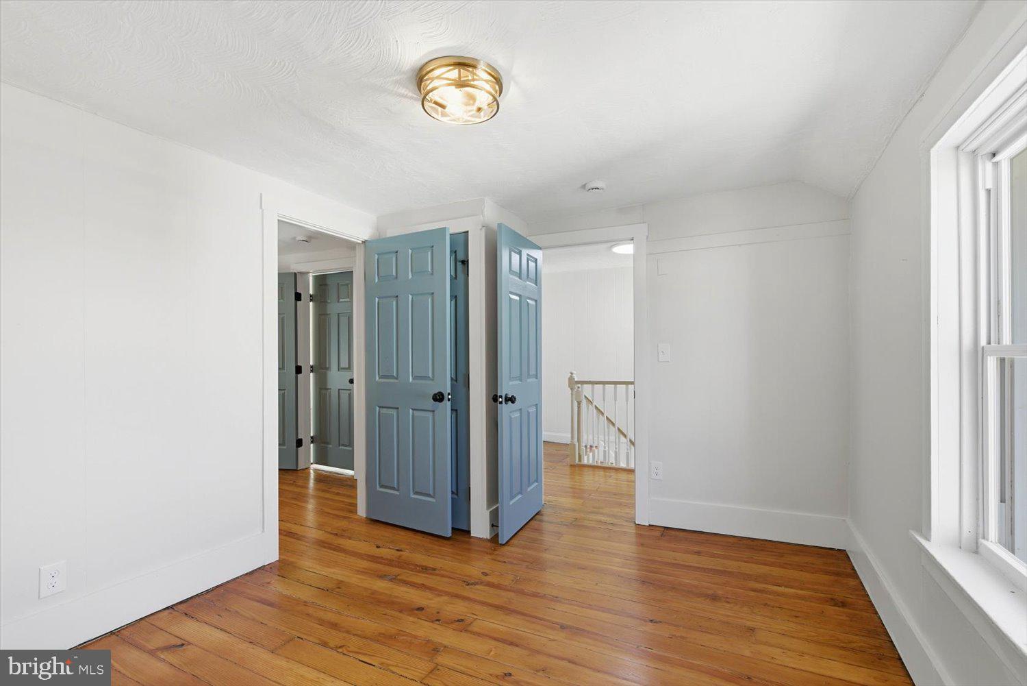 305 W BROADWAY
