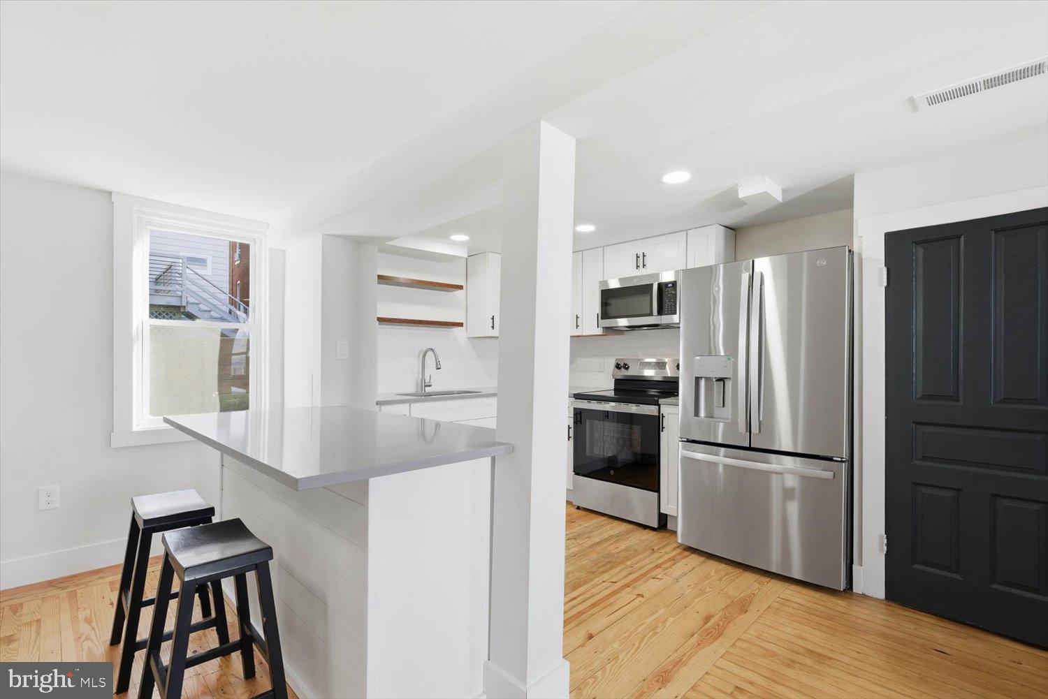 305 W BROADWAY