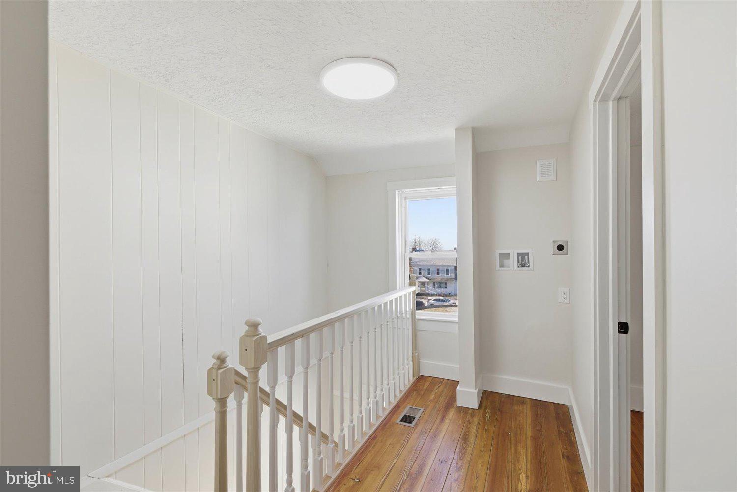 305 W BROADWAY