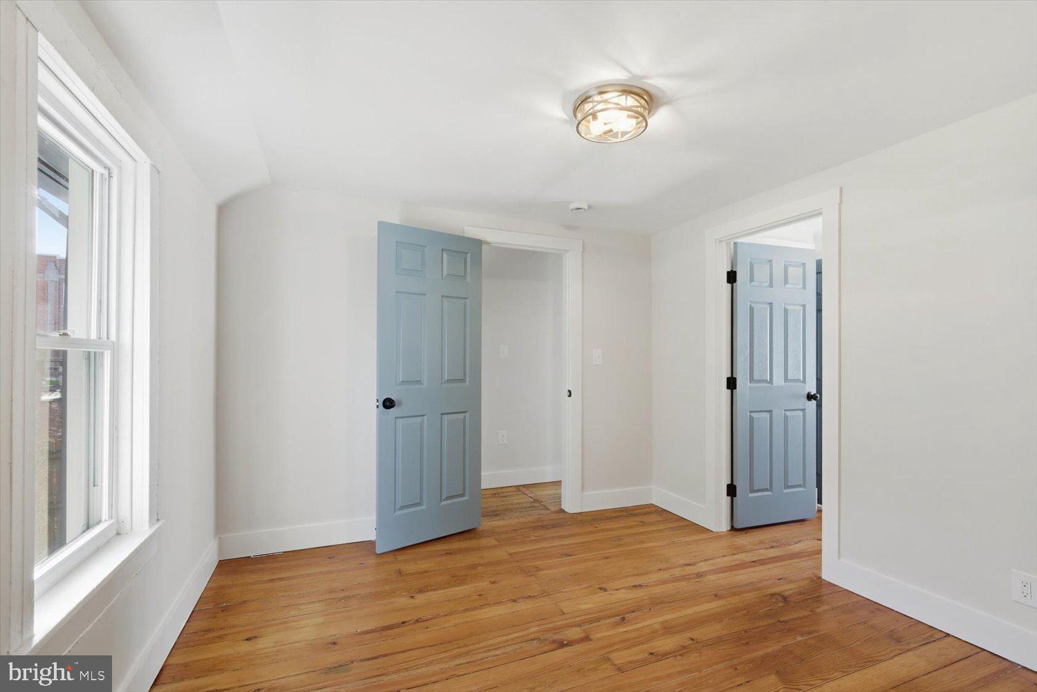 305 W BROADWAY