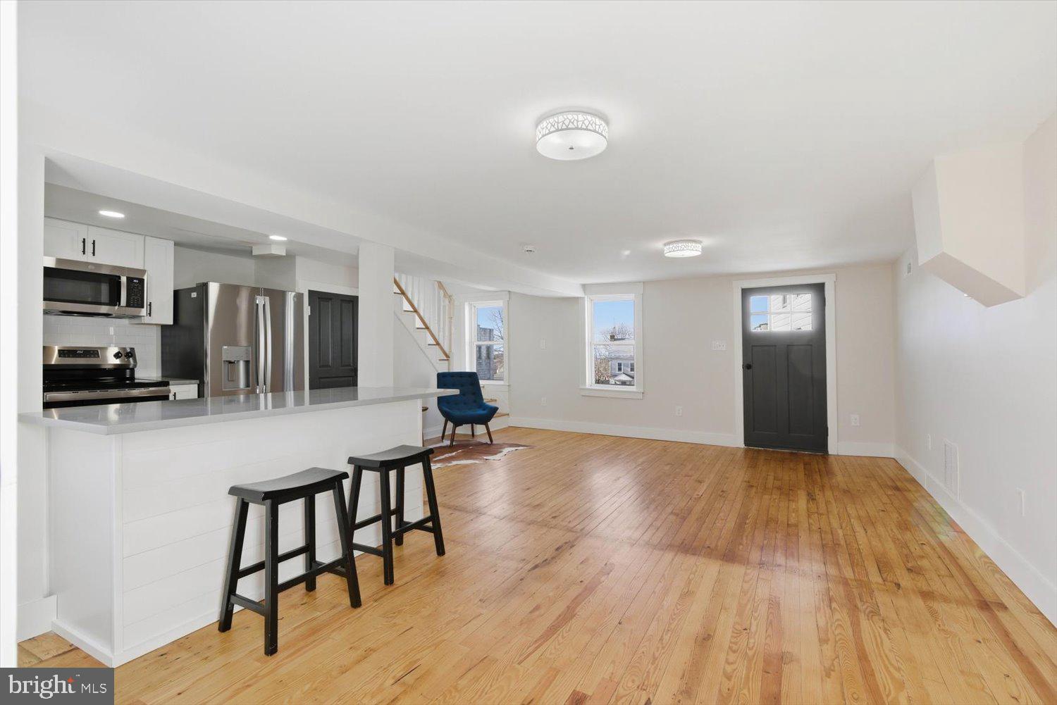 305 W BROADWAY