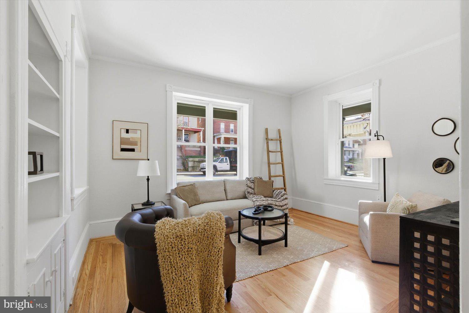 305 W BROADWAY