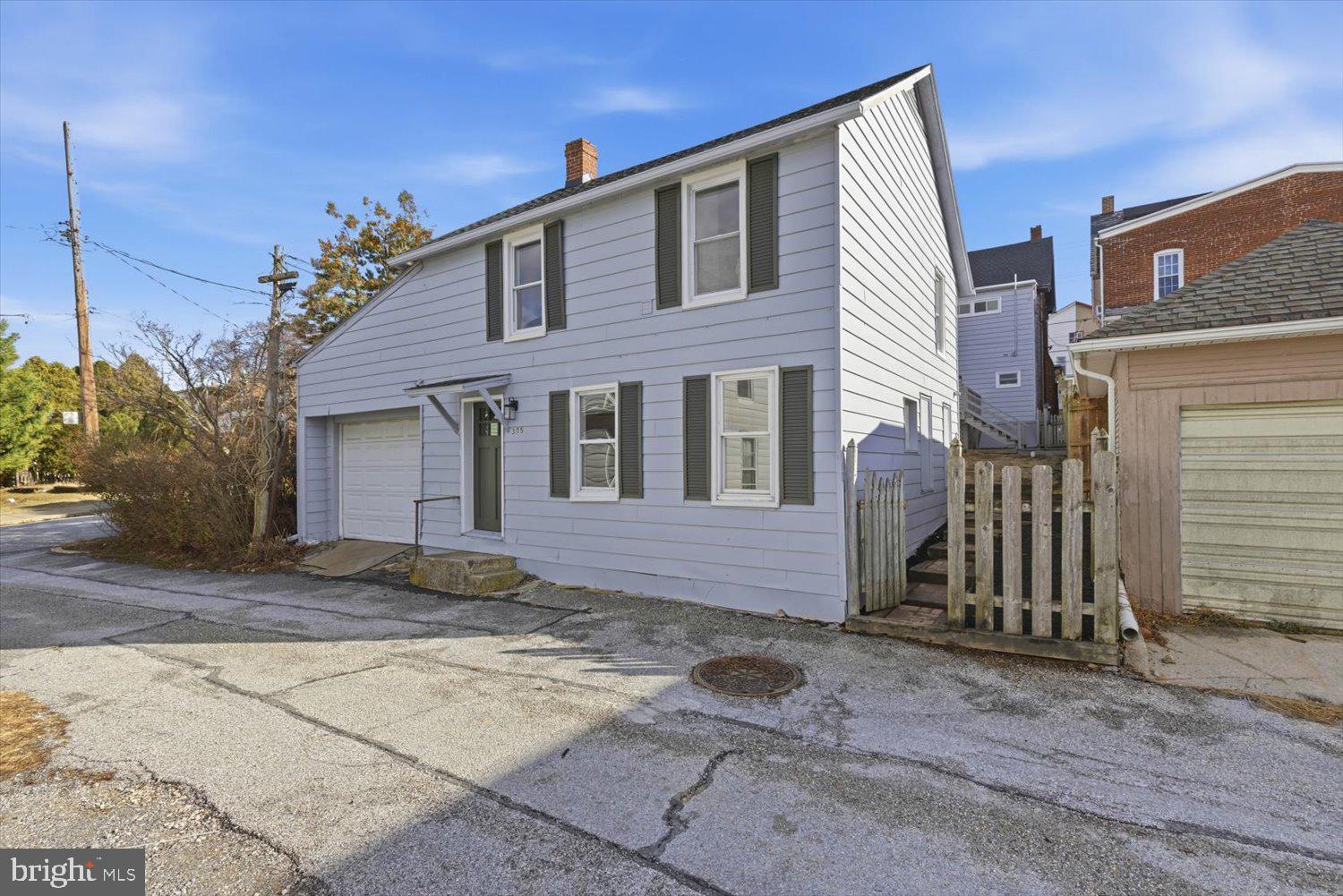 305 W BROADWAY