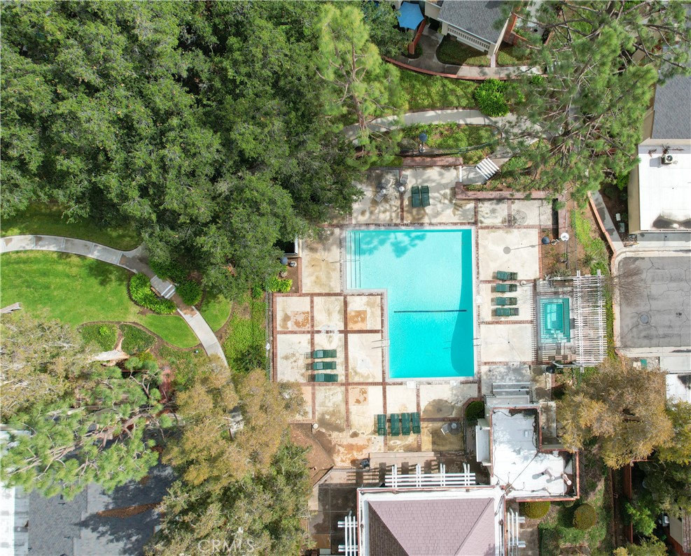 1620 Sherwood Village Circle