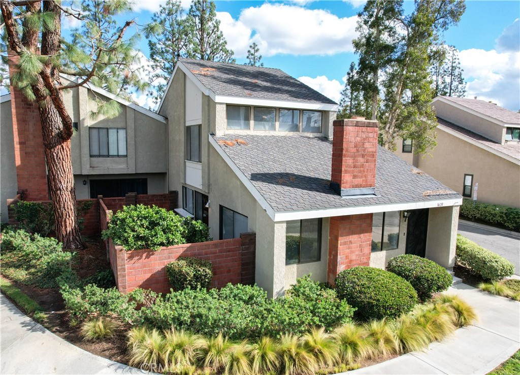 1620 Sherwood Village Circle