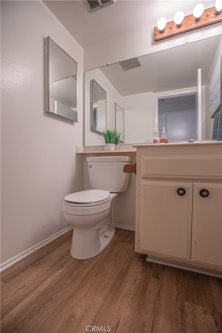 1620 Sherwood Village Circle