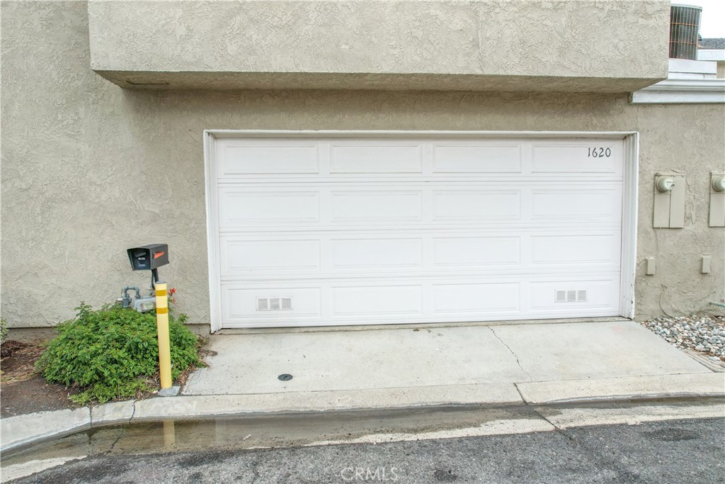 1620 Sherwood Village Circle