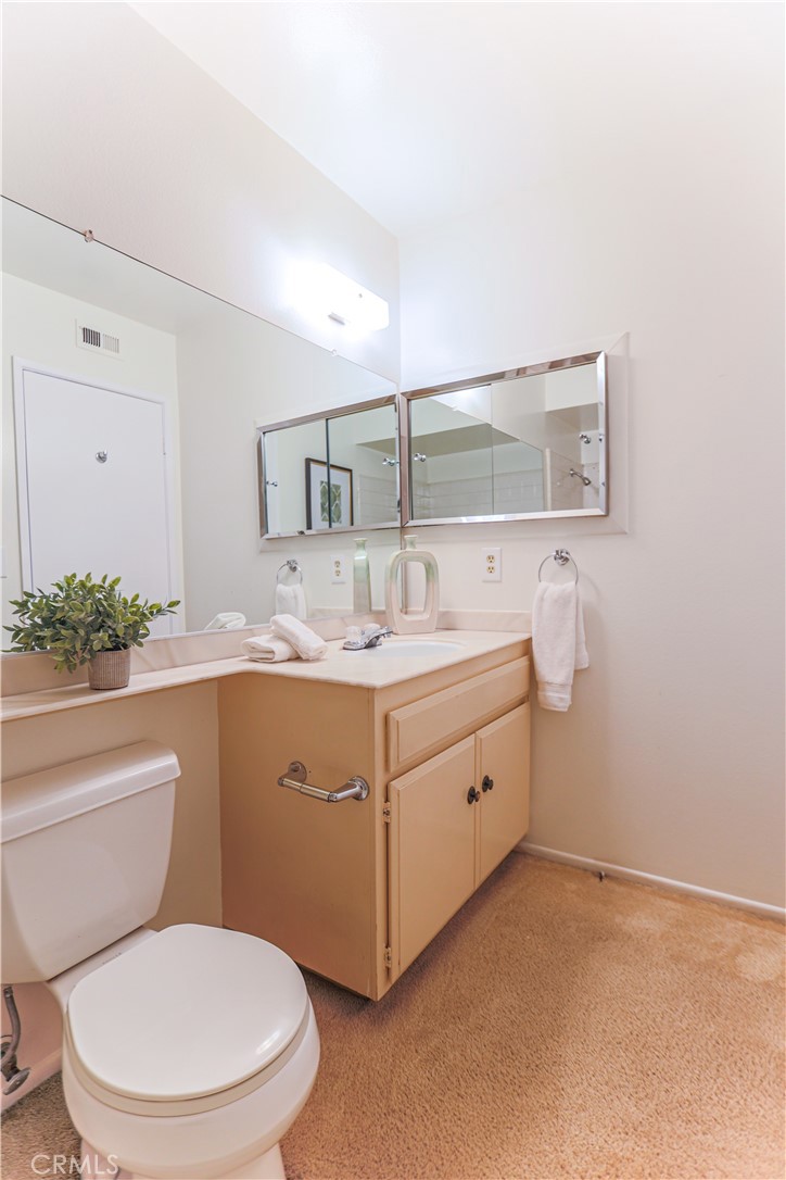 1620 Sherwood Village Circle