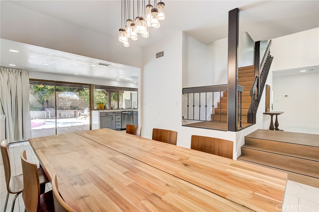 1111 Visalia Drive
