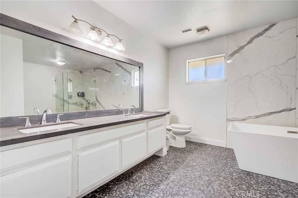1111 Visalia Drive