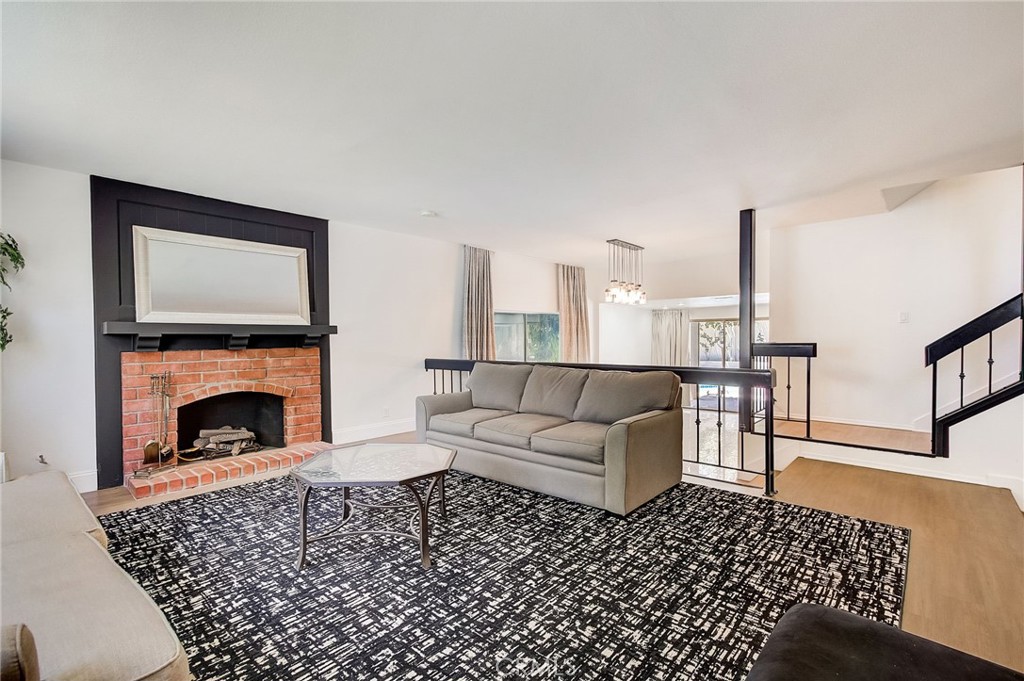1111 Visalia Drive