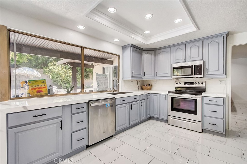 1111 Visalia Drive