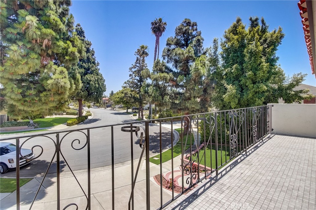 1111 Visalia Drive