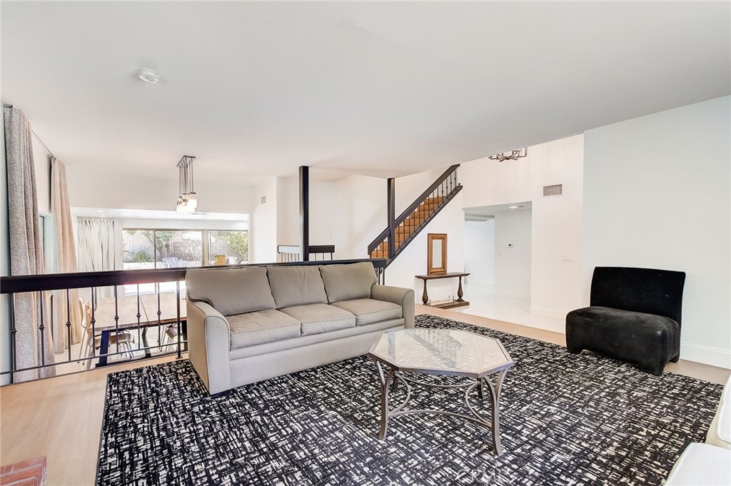 1111 Visalia Drive