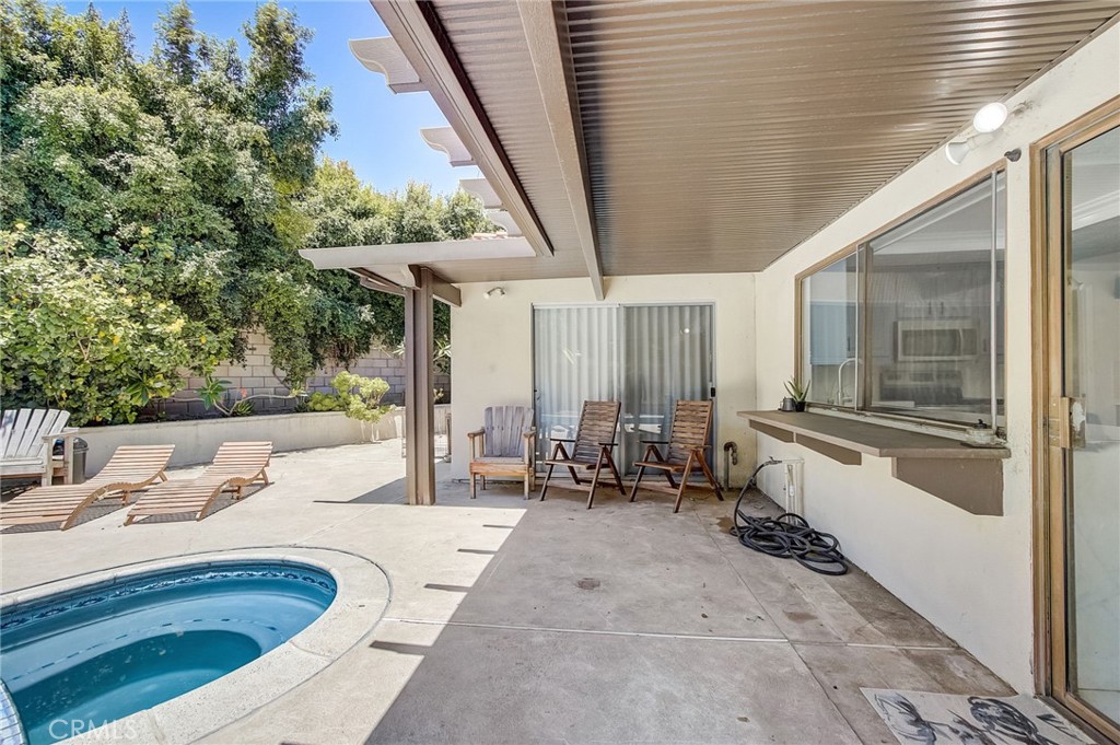 1111 Visalia Drive