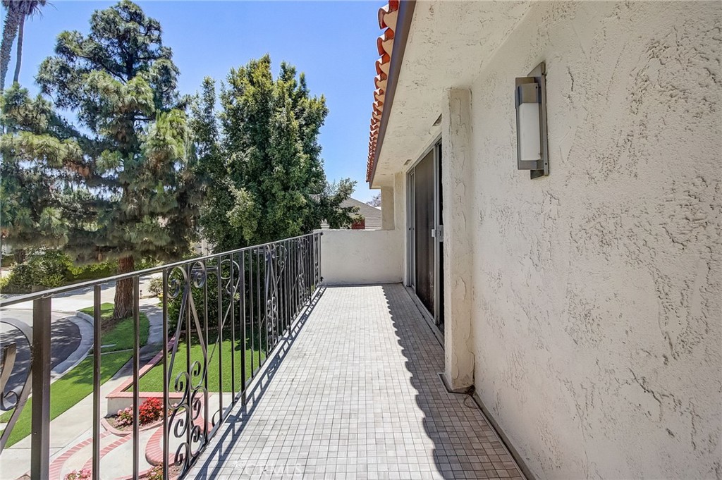 1111 Visalia Drive