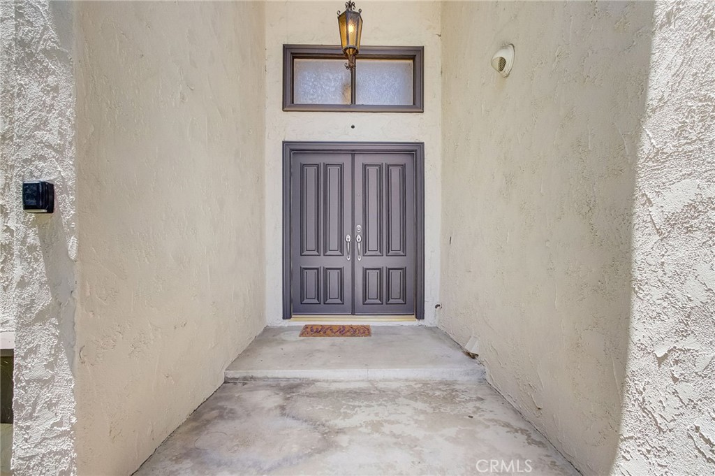 1111 Visalia Drive