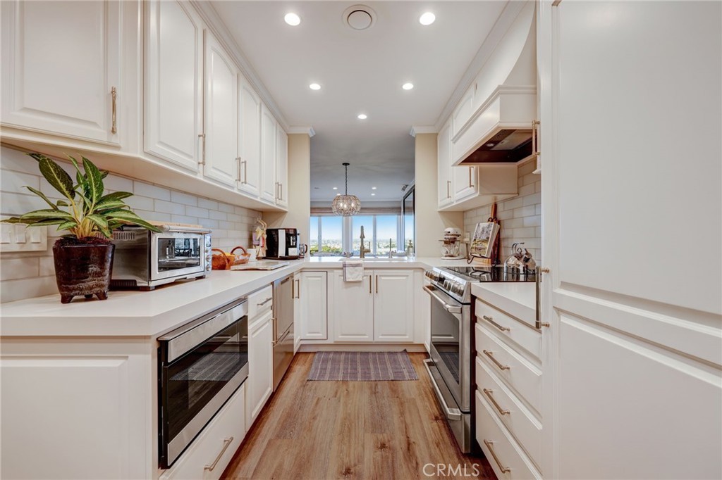 2243 Pacific Avenue 12