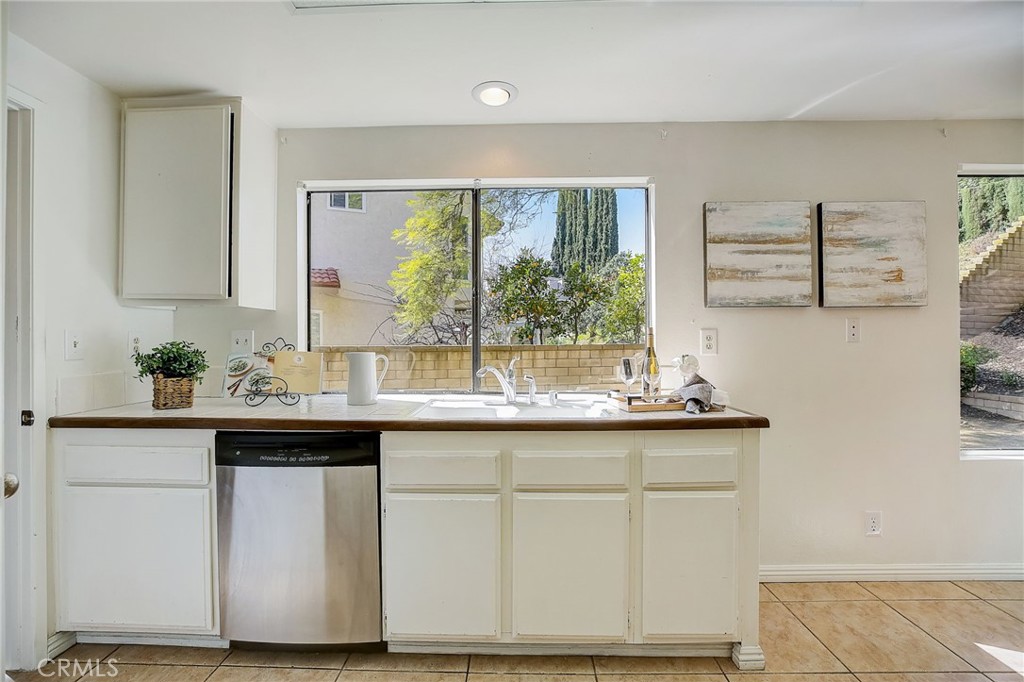 3221 Falcon Ridge Road