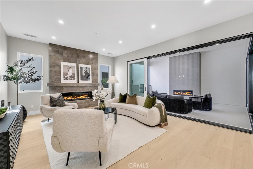 424 1/2 Orchid Avenue Back Unit