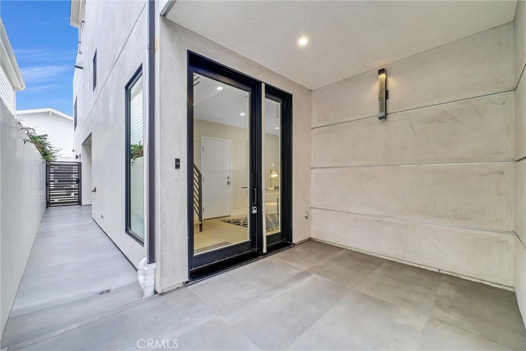 424 1/2 Orchid Avenue Back Unit